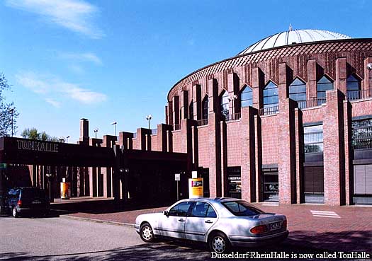 DUSSELDORF_RHEIN_HALLE