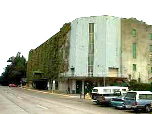 EUGENE_MACARTHUR_COURT_U_OF_OREGON